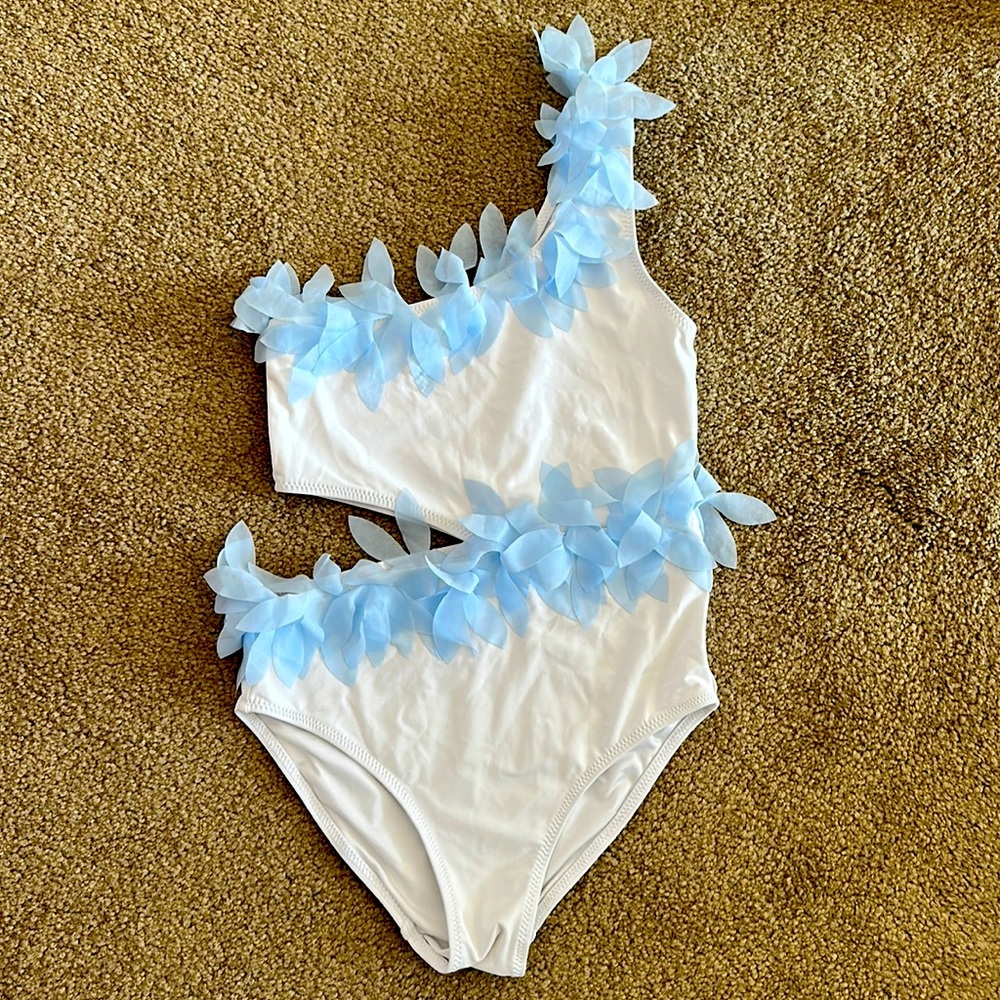 Stunning Stella Cove girls suit